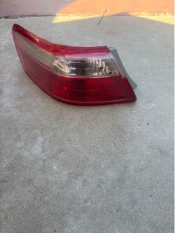 LEFT DRIVER SIDE TAILLIGHT 2007-2009 TOYOTA CAMRY