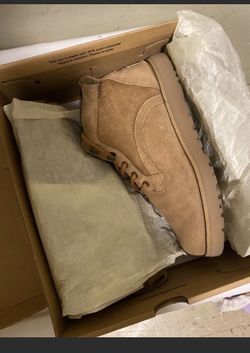 UGG® BETHANY TIE CHUKKA CHESTNUT SUEDE BOOTIE