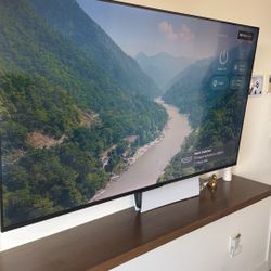 Insignia™ - 55" Class QF Series QLED 4K UHD Smart Fire TV