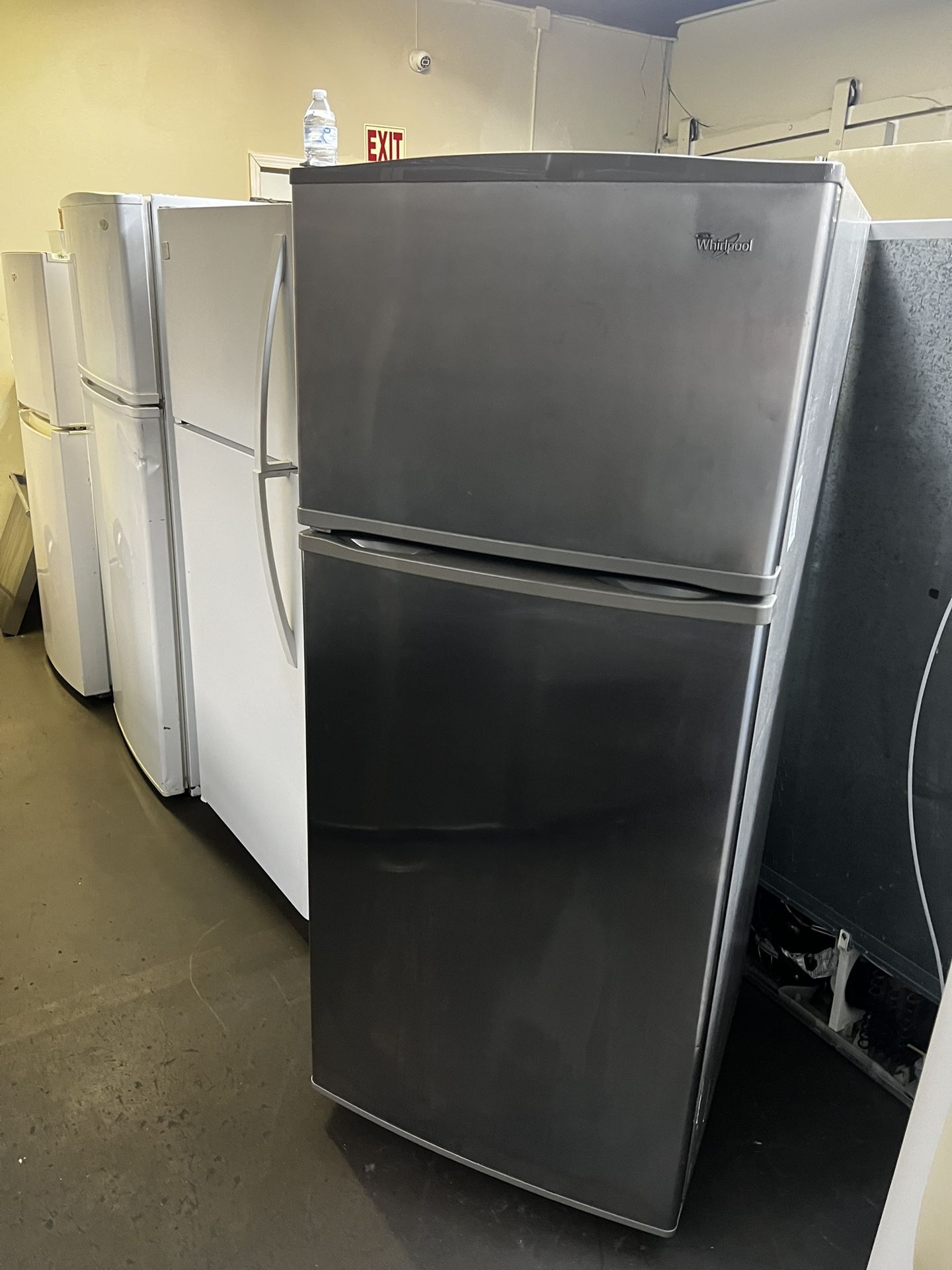 Whirlpool Stainless Steel Top Freezer Refrigerator 18 Cu Ft