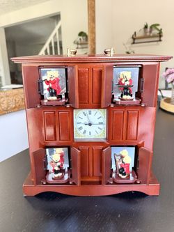 Mr. Christmas Gold Label Model Symphony Surprise Clock Animated Musical Bears