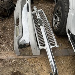 99-02 Silverado/-06 Tahoe Bumper And Grill