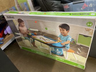 Kidkraft Art table with stools