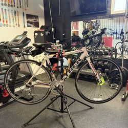 Trek Women’s road bike (Lexi) 