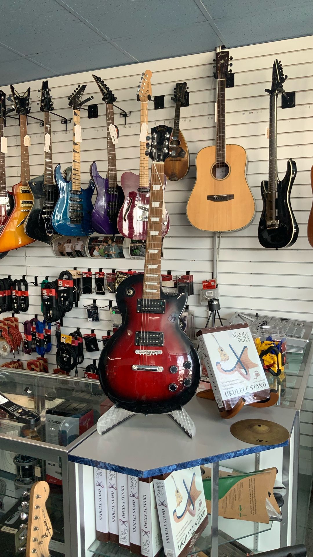 39 Inch Black Burst Barrel Red Electric Guitar