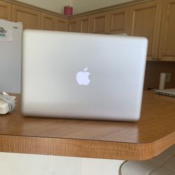 MacBook Pro i5
