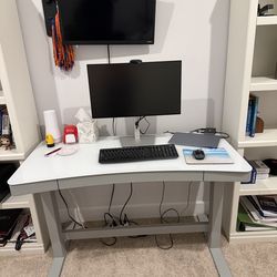 Sit to Stand Desk with USB and Wireless charging g