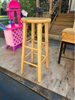 Wooden Bar Stool , 13 Round Seat, 29 1/2 inch high, solid and sturdy, like new, $10