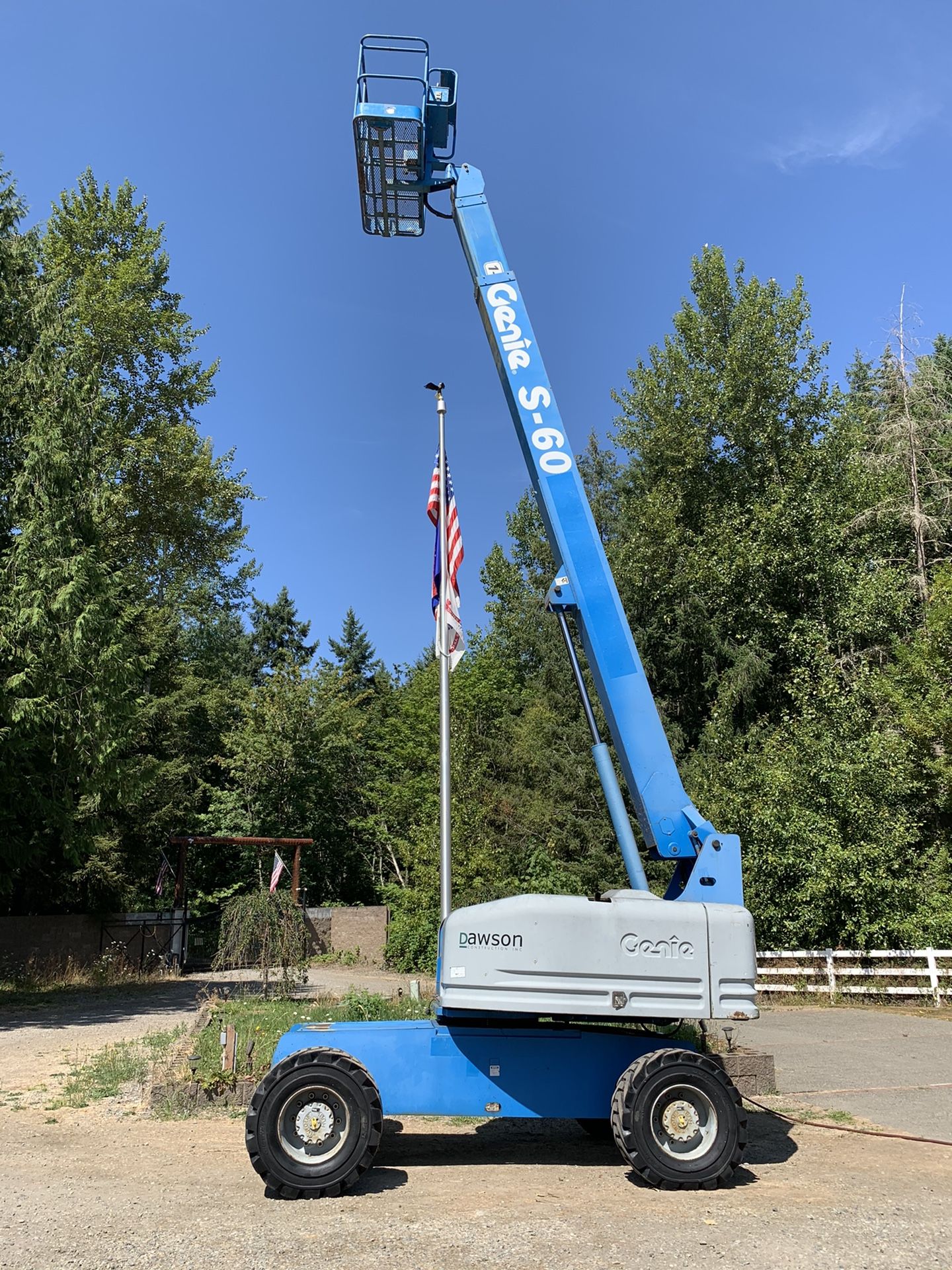 Genie S60 Boom lift