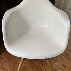 White George Oliver Chair