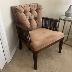 Vintage Chair. Great condition. 