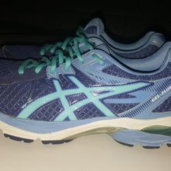 Asics -Gel Flux 3 size 9 Women 