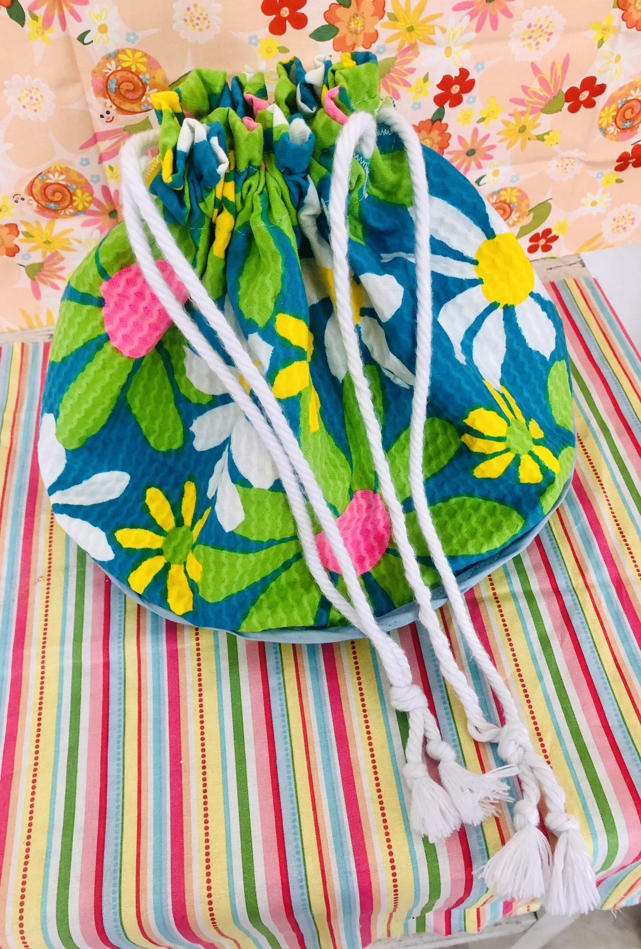 Vintage Flower Power Crazy Daisies Tote