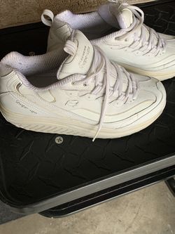 Skechers
