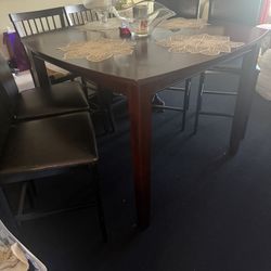Cherry Wood Kitchen Table/4 Chairs 