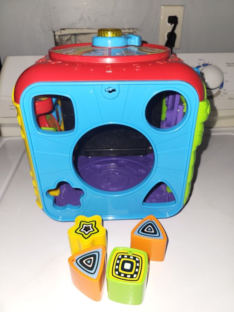 VTech Sort And Discover Activity Cube