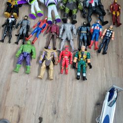 Action Figures 