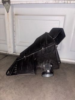 BMW air filter housing assembly