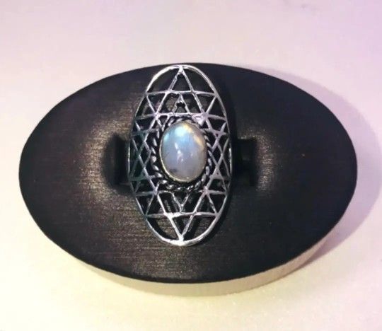 NATURAL FIERY RAINBOW MOONSTONE EMBELLISHED RING SIZE 8 NEW!