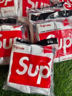 Supreme x Hanes Crew Socks