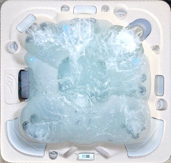 Large & Powerful 8-Person LA Spas Concord for sale