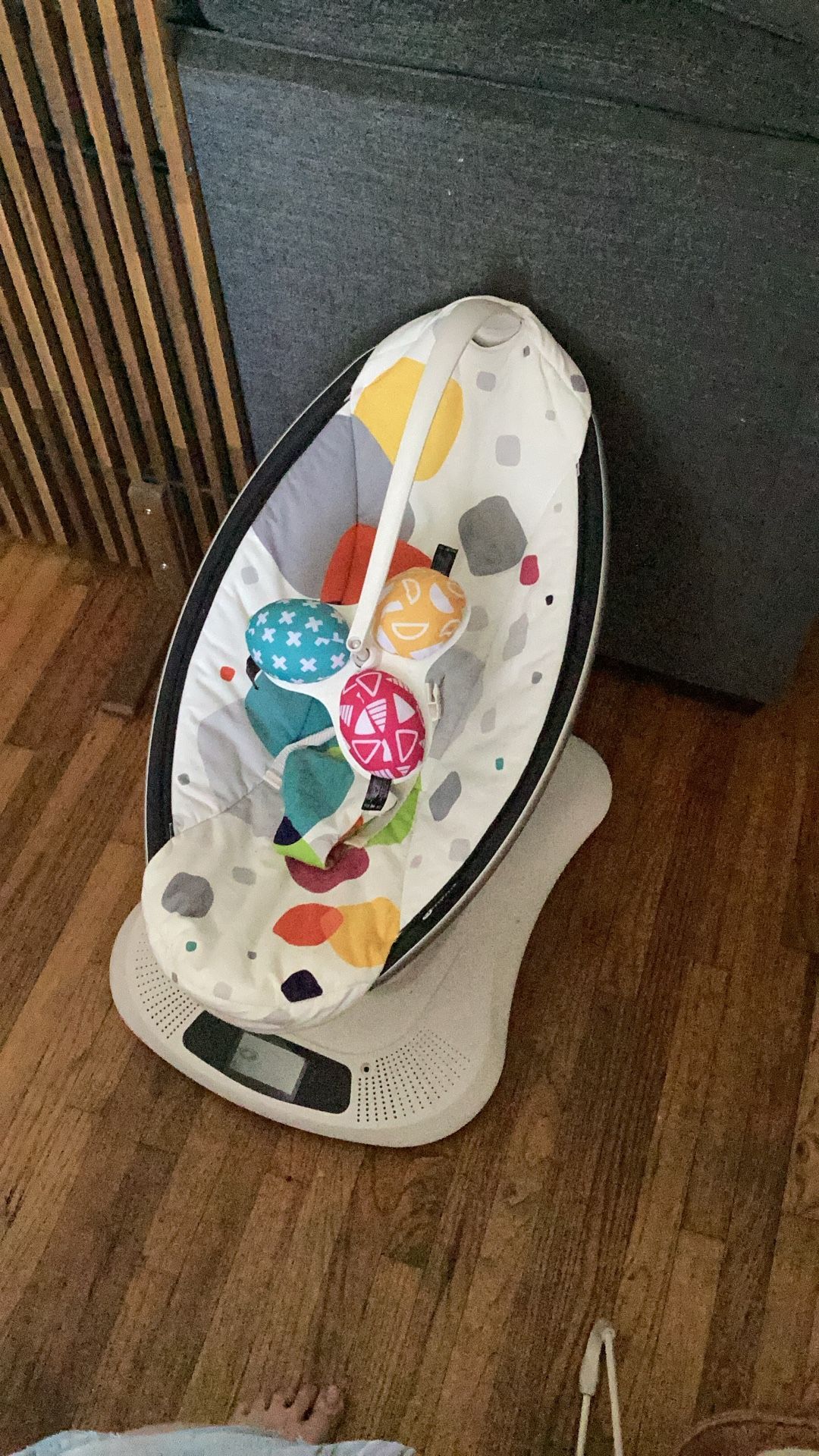 mamaRoo® multi-motion baby swing With Smart Connectivity