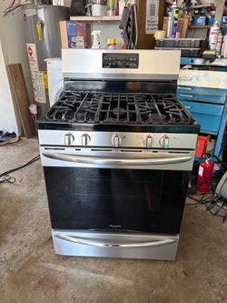 FRIGIDAIRE GALLERY GAS STOVE STAINLESS STEEL 5 BURNERS ESTUFA DE GAS MUY BUENA