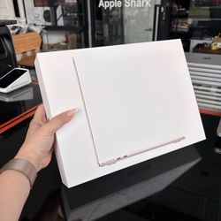 Apple 13” MacBook Air M5 Chip 16GB Ram 512SSD! Sealed in box! One year warranty! We offer financing!