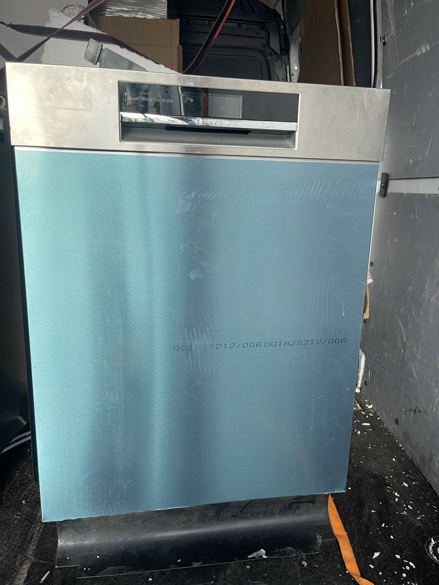 Bosch Benchmark 24" Stainless Steel Dishwasher with CrystalDry- Energy Star