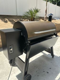 Traeger Smoker (works and in great shape)