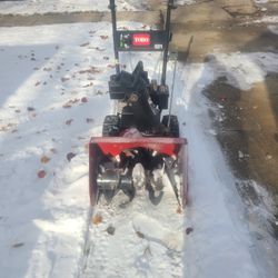 Toro 5/21 Self Propelled Snow Blower With Electric Start 