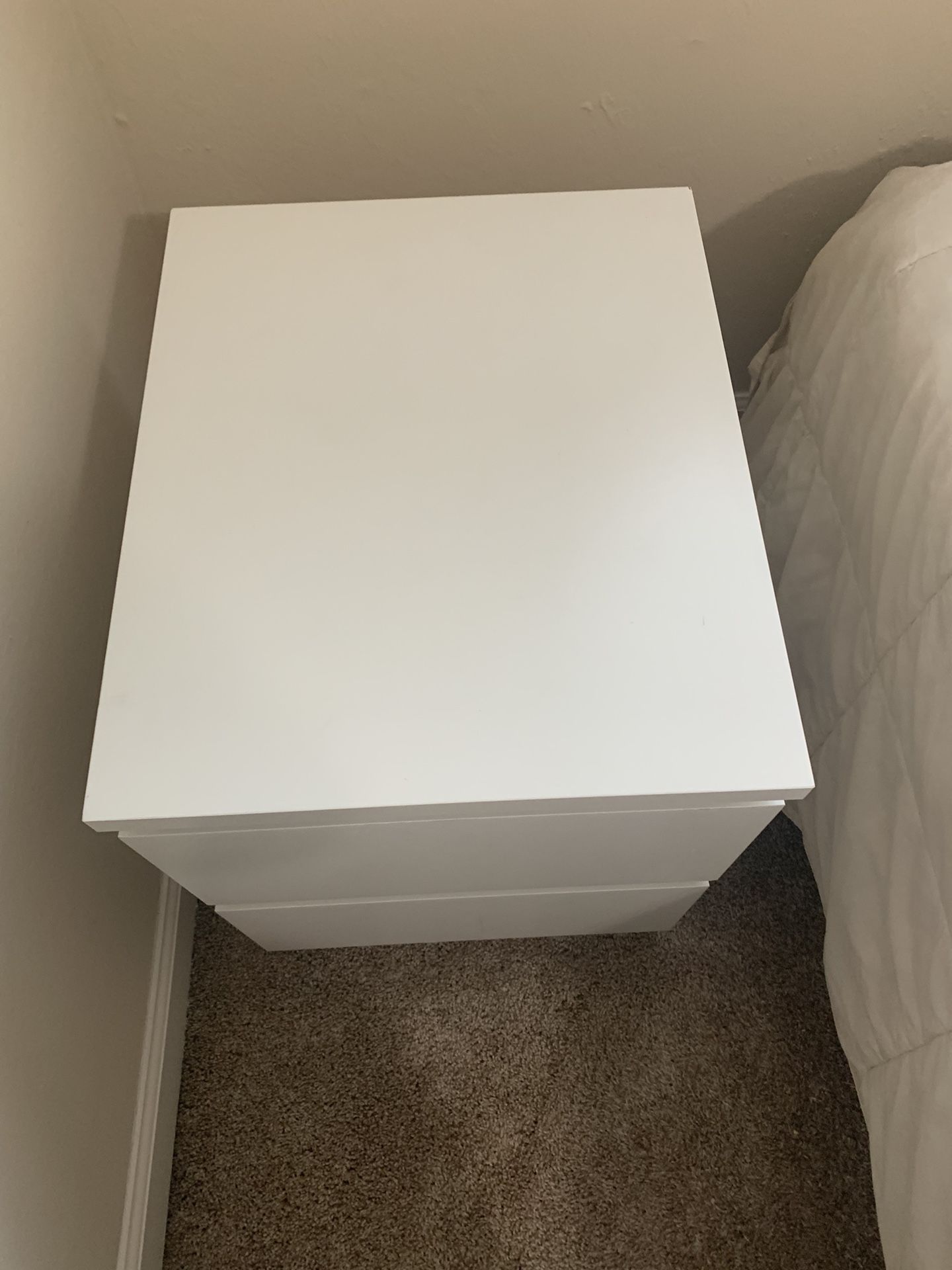 2 White Nightstands