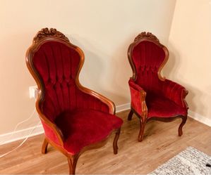 BEAUTIFUL CLASSIC SINGLE SEATER TWO SOFAS