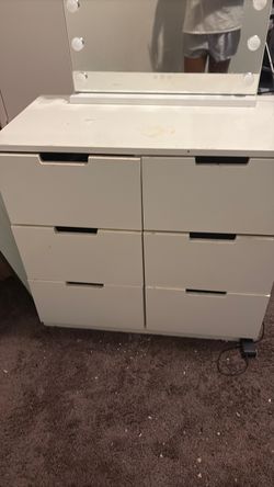 white vanity mirror