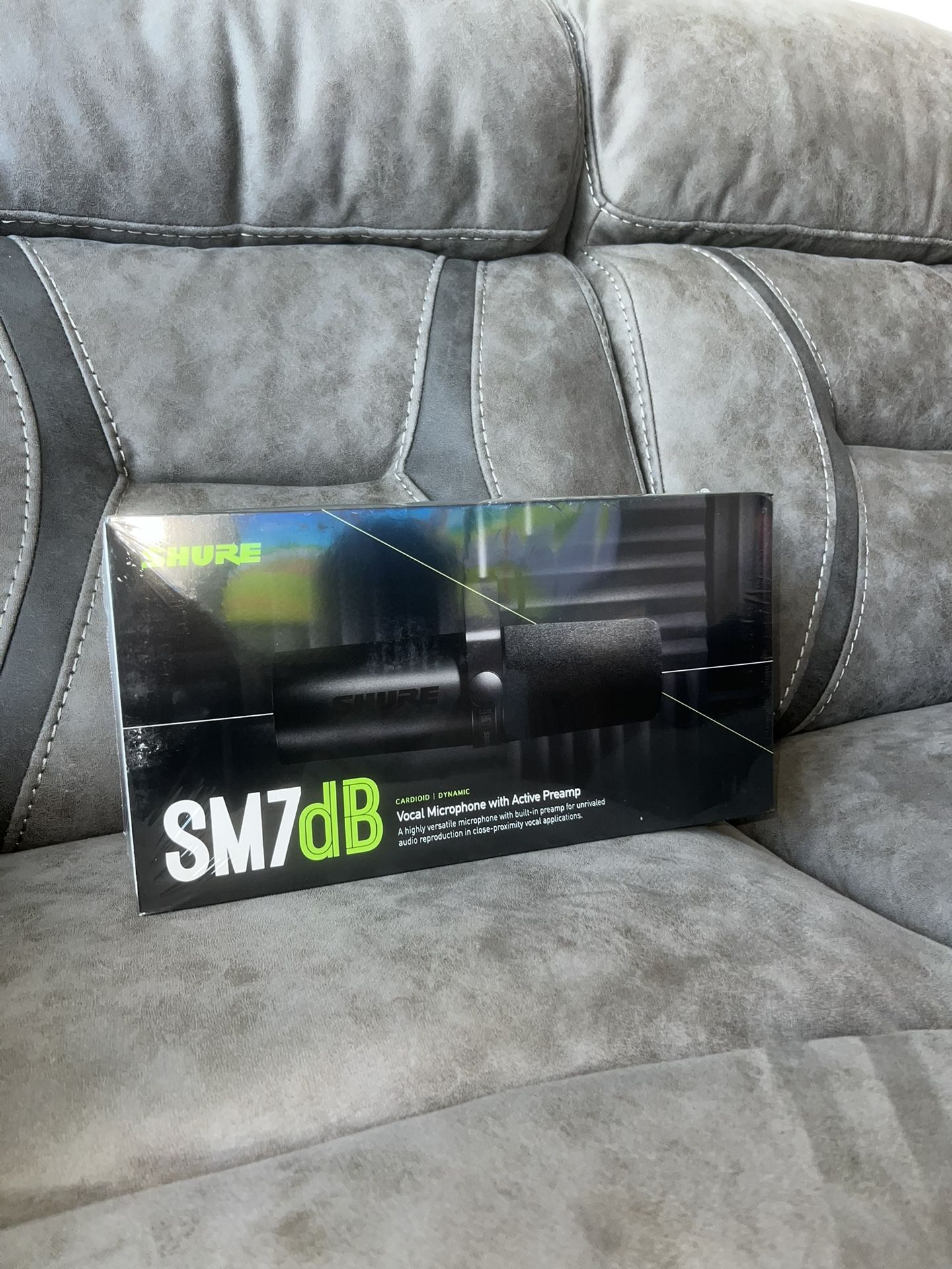 New Shure Sm7db Microphone
