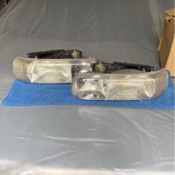 2002 Chevy Tahoe Front Headlight Lens