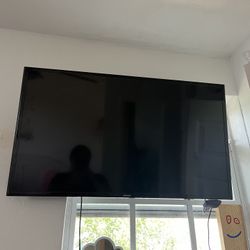 40” Samsung TV With Roku