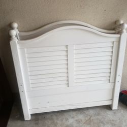 Free. Twin Size Bed Frame. White. Wooden. 
