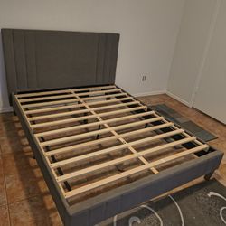 Queen Size Bedframe 