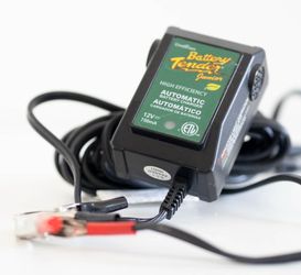 Battery Tender Junior 12V Automatic Battery Charger / Maintainer (Deltran)