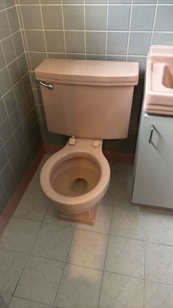 MUST GO American Standard Vintage Pink Toilet And Sink