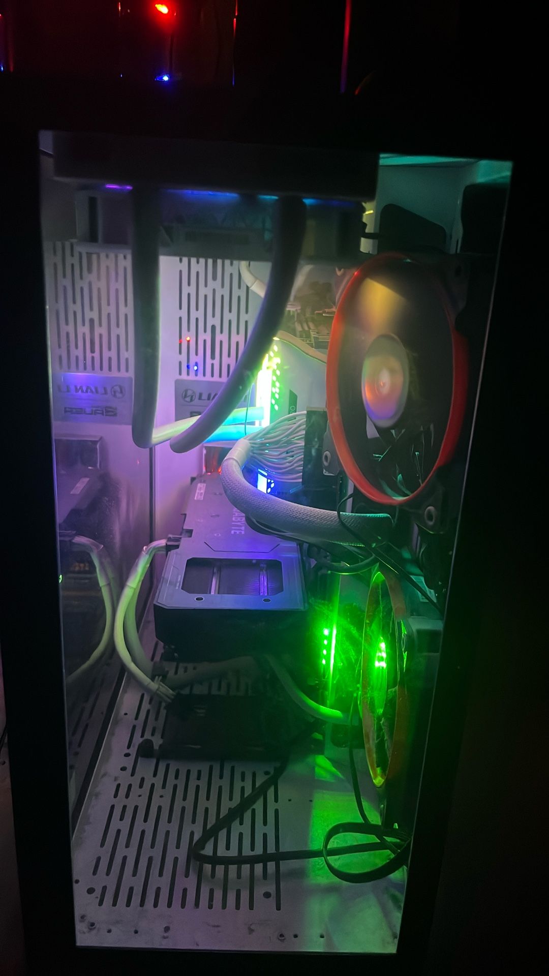 Pc with momitor hit me up with offers willing to work