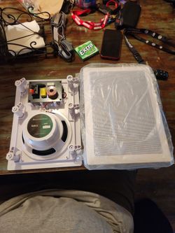 In Wall Speakers