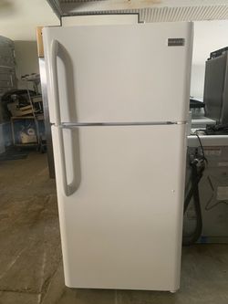 Fridge Frigidaire good condition 90 days warranty Refry Frigidaire buenas Condiciones 90 dias de Garantia