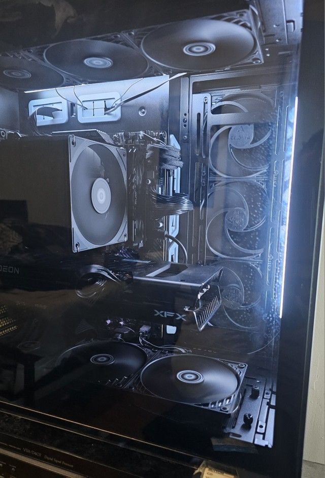 Sleek Stealthy 🥷🏽1440p AM4 Gaming PC