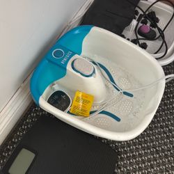 2 pedicure Baths + 1 Scale