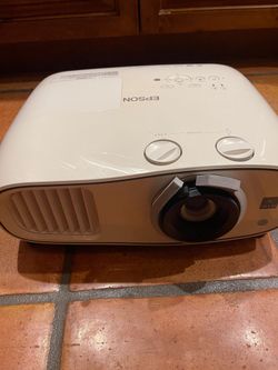Home Cinema Projector (Epson 3700)
