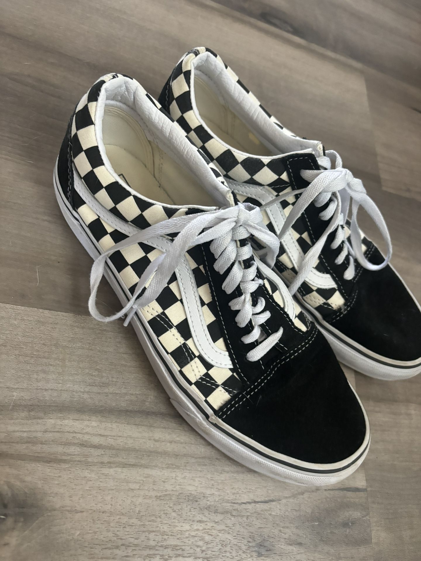 Size 9.5 Men’s Vans Shoes