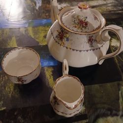 Royal Albert Bone China. Teapot, Creamer & Sugar Dish. Reg. Num. 778676( $80 For The Set