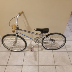 Vintage GT MACH ONE 4130 CRO-MO